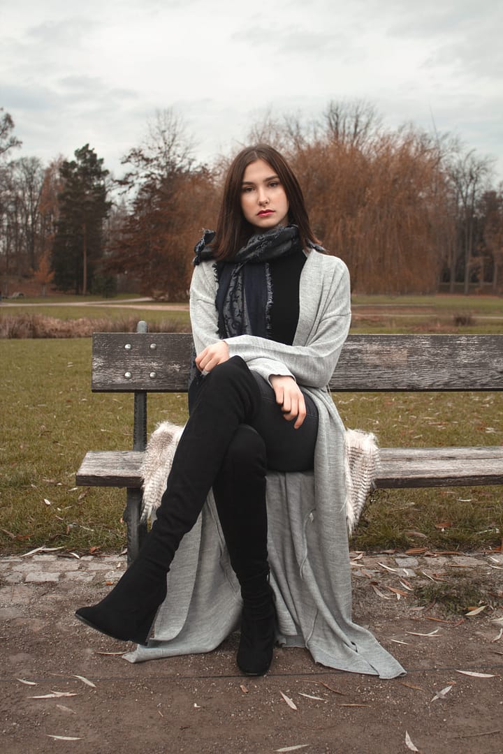 Kardigan dlouhý s kožešinovými efektními kapsami