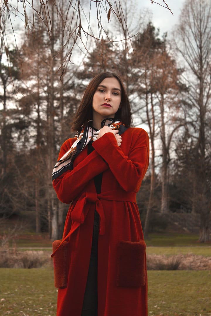 Kardigan dlouhý s kožešinovými kapsami - Obrázek 5