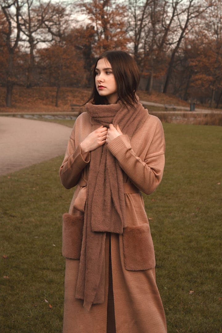 Kardigan dlouhý s kožešinovými kapsami - Obrázek 10